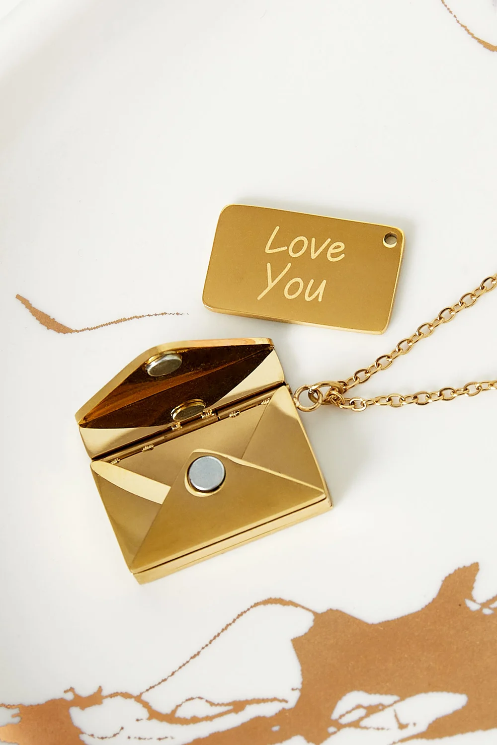 envelope necklace χρυσό ανοιχτό κρυφό μήνυμα μέσα